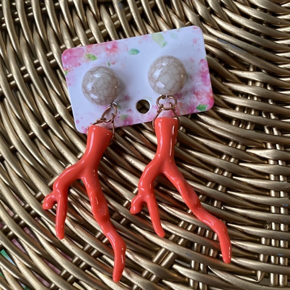 NWT Acrylic Coral Dangle Earrings - Red / Coral / White - Picture 6 of 13